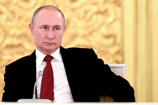 <br />
Путин заявил об опасности передачи президентских полномочий Госсовету<br />
